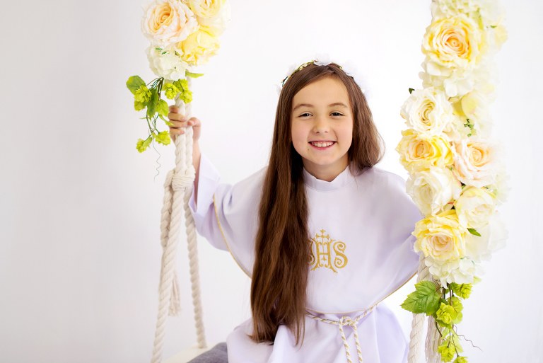 zdjecia_studio_pierwsza_komunia_swieta_zdjecia_w_studio_starogard_komunia_święta_sesja_zdjęciowa_